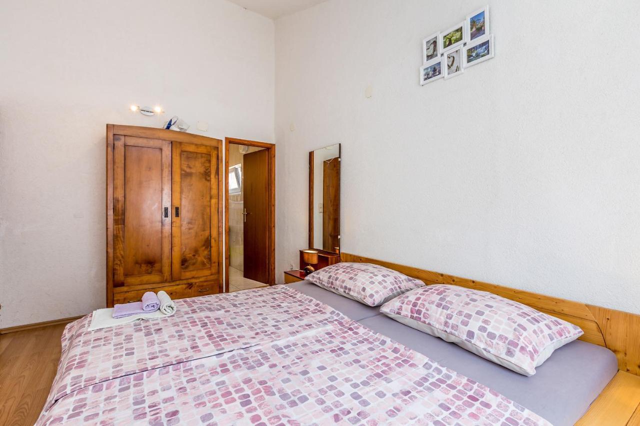 Private Accommodation Стара Башка Экстерьер фото